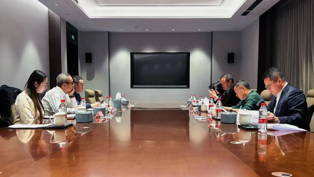 2025年11月28日上午，北京陕西企业商会在北京中和大饭店顺利召开第六届三次会长会议。