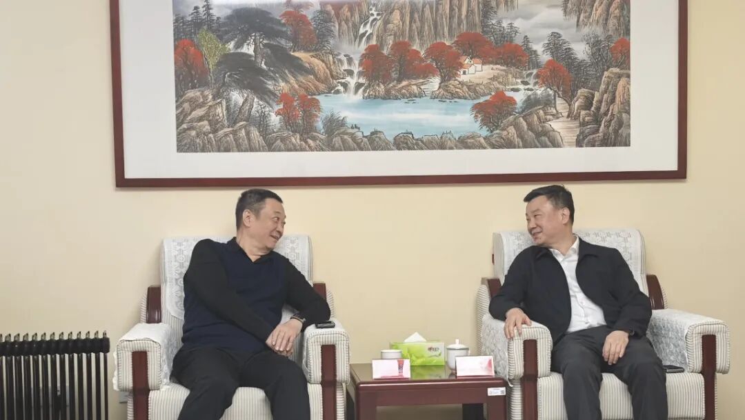 2025年11月13日，北京陕西企业商会会长江榕率代表团赴河北省商务厅开展交流座谈，共商区域经济协作新路径，共谋高质量发展新篇章。